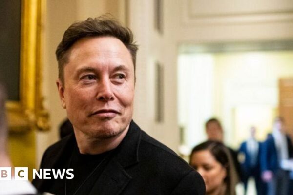 Tesla plans to pay Musk $1tn