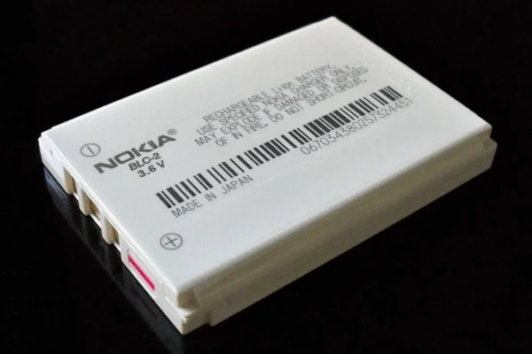 Nokia Runs 50%, Pays a Dividend, and Investors Still Love The Stock