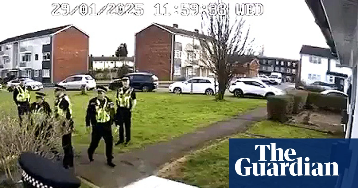 Hertfordshire police admit unlawful arrest of couple in school WhatsApp row – report | Hertfordshire