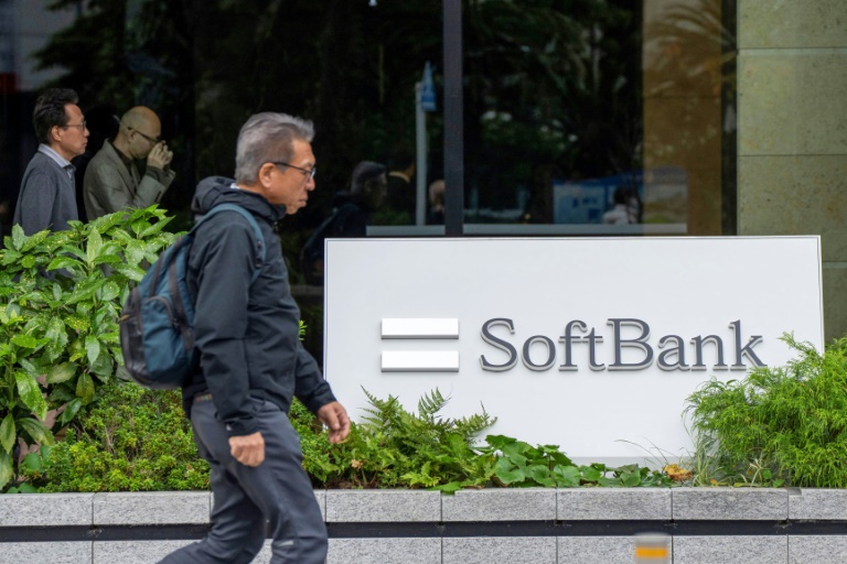 AI stock boom delivers bumper quarter for Japan's SoftBank
