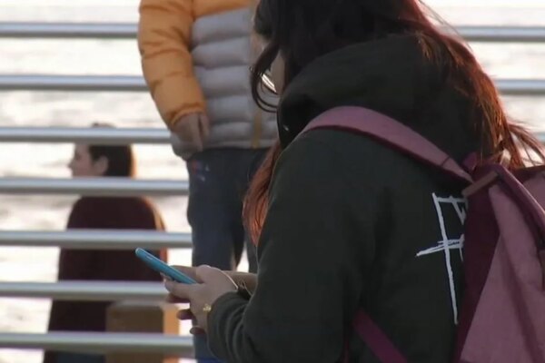 Pa. lawmakers consider state limit on cell phone use in schools | Pennsylvania News