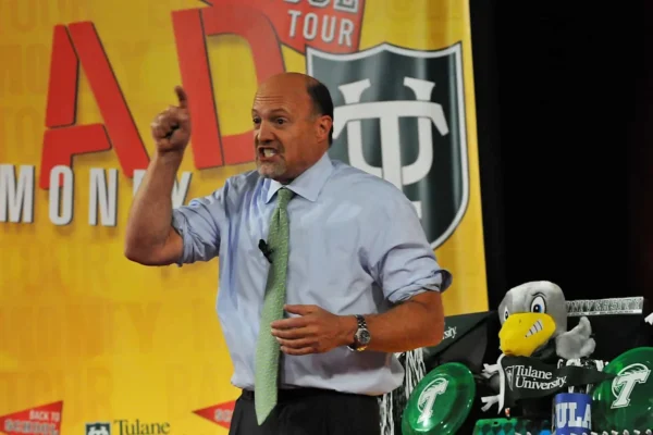 “Buy, Buy, Buy”: Jim Cramer’s 3 Favorite Dividend Stocks Right Now