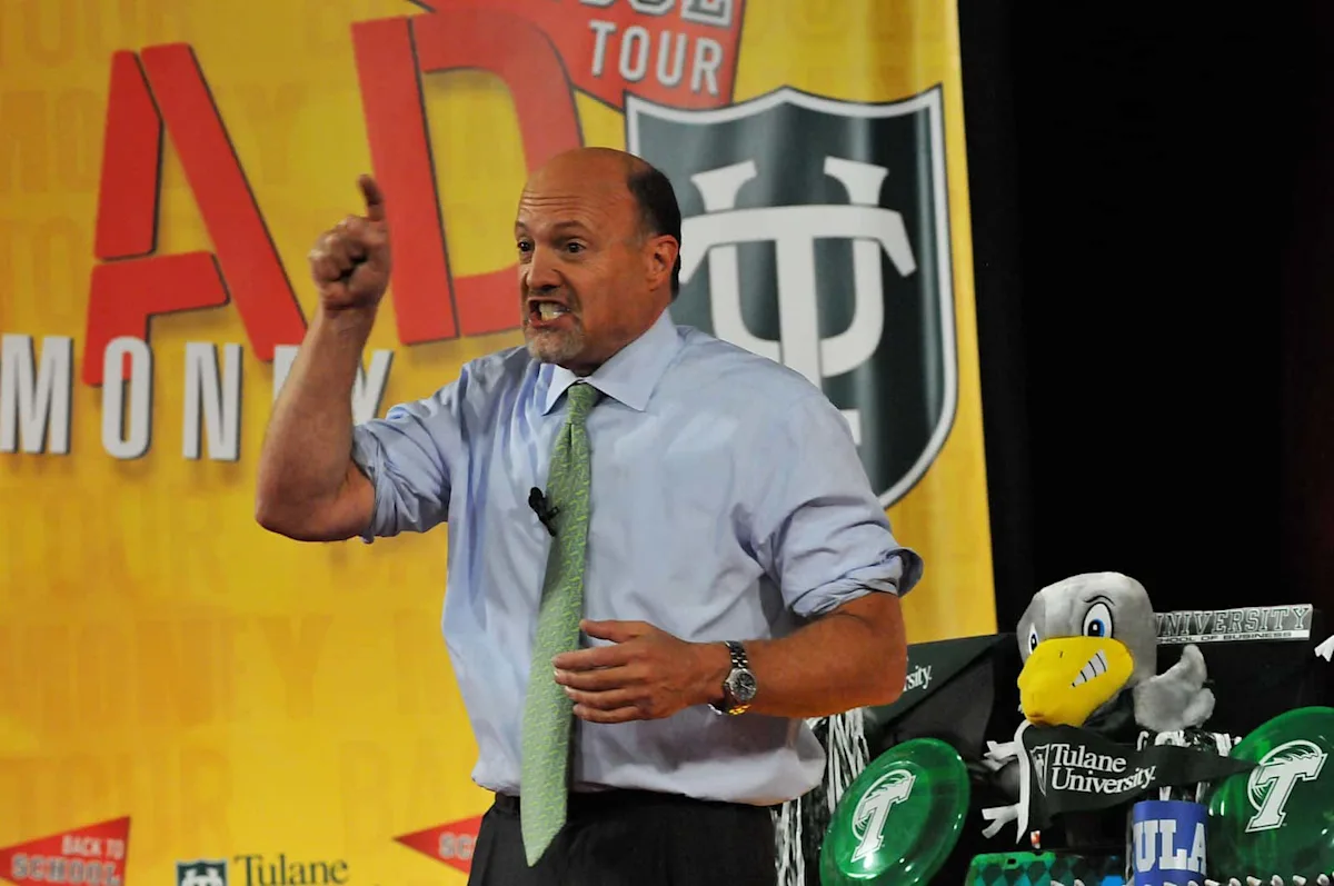 “Buy, Buy, Buy”: Jim Cramer’s 3 Favorite Dividend Stocks Right Now
