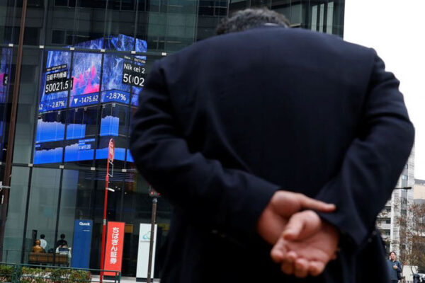 Stocks drop, as investors fret over tech valuations; gold rallies