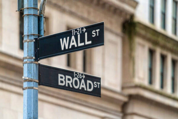 Stock market sell-off continues as tech valuation worries rise