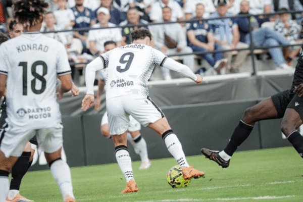Spectator Dies in the Stands During Second Division Match in Spain