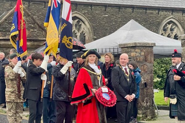 Mayor leads Saltash in moving Remembrance tribute