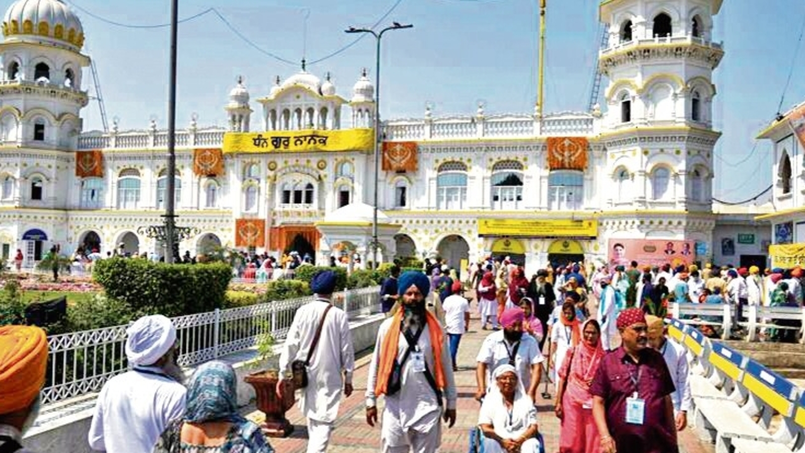 Indian Sikhs given visas for festival in Pakistan
