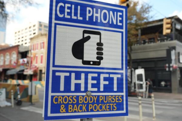 Austin Police warn of rising cell phone thefts and pickpockets downtown