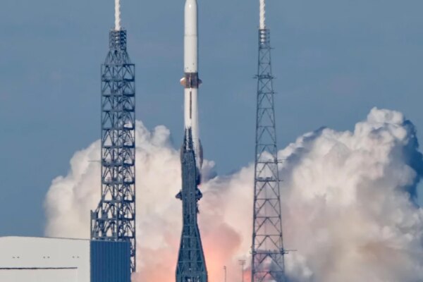 Blue Origin launches twin NASA Mars probes in second flight of New Glenn rocket