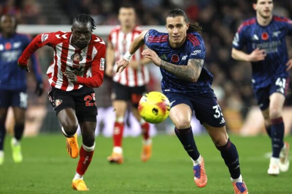 Arsenal waste golden chance, but Sunderland look more than Premier League worthy
