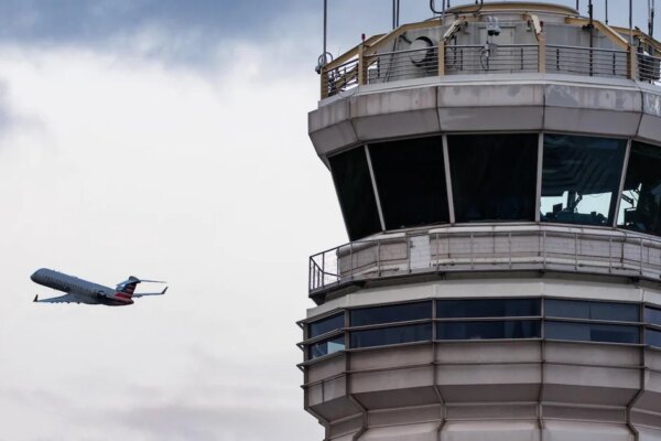 Transportation secretary announces 10% reduction in U.S. air traffic due to government shutdown
