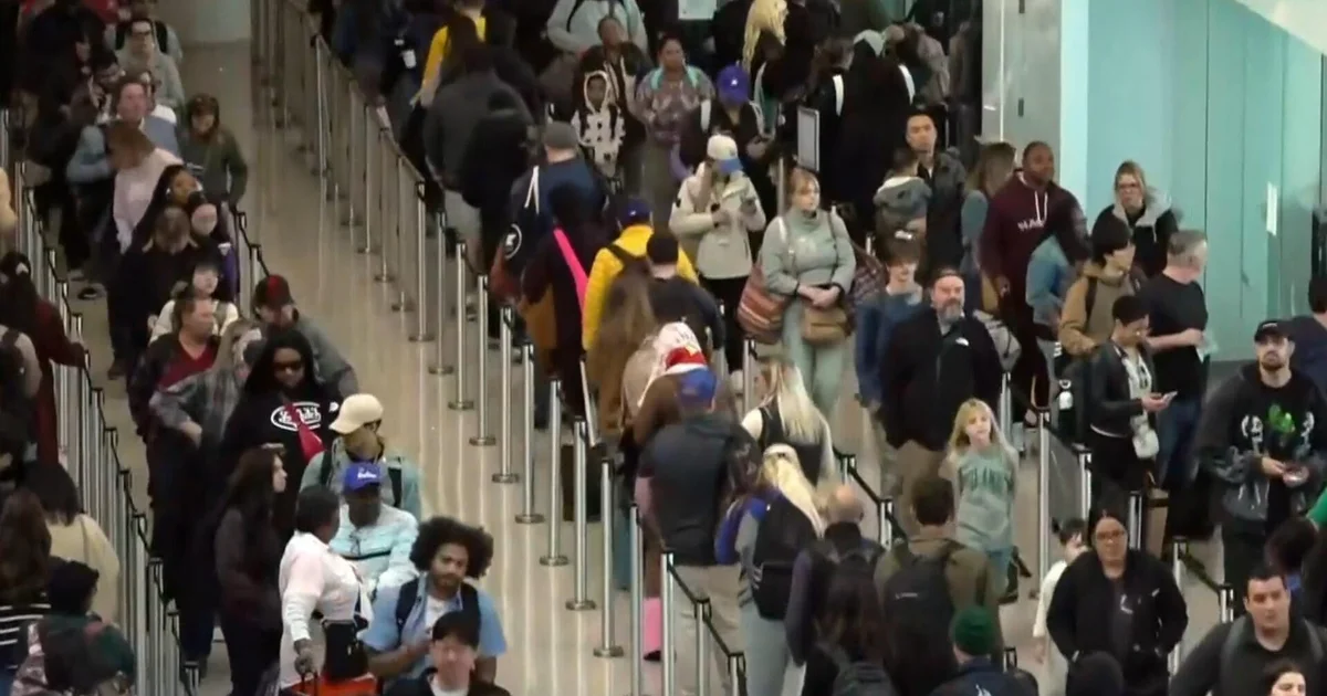 New PSA asks flyers to show some manners this holiday season
