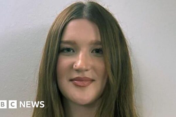 Devon teenager supports legal challenge to ban phones at school