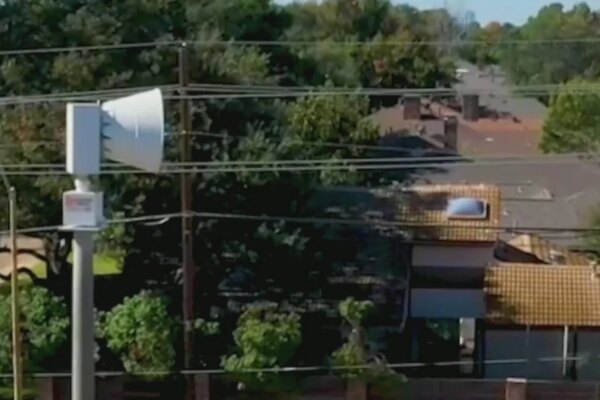 Texas cities split on severe weather alerts: sirens or cell phones?