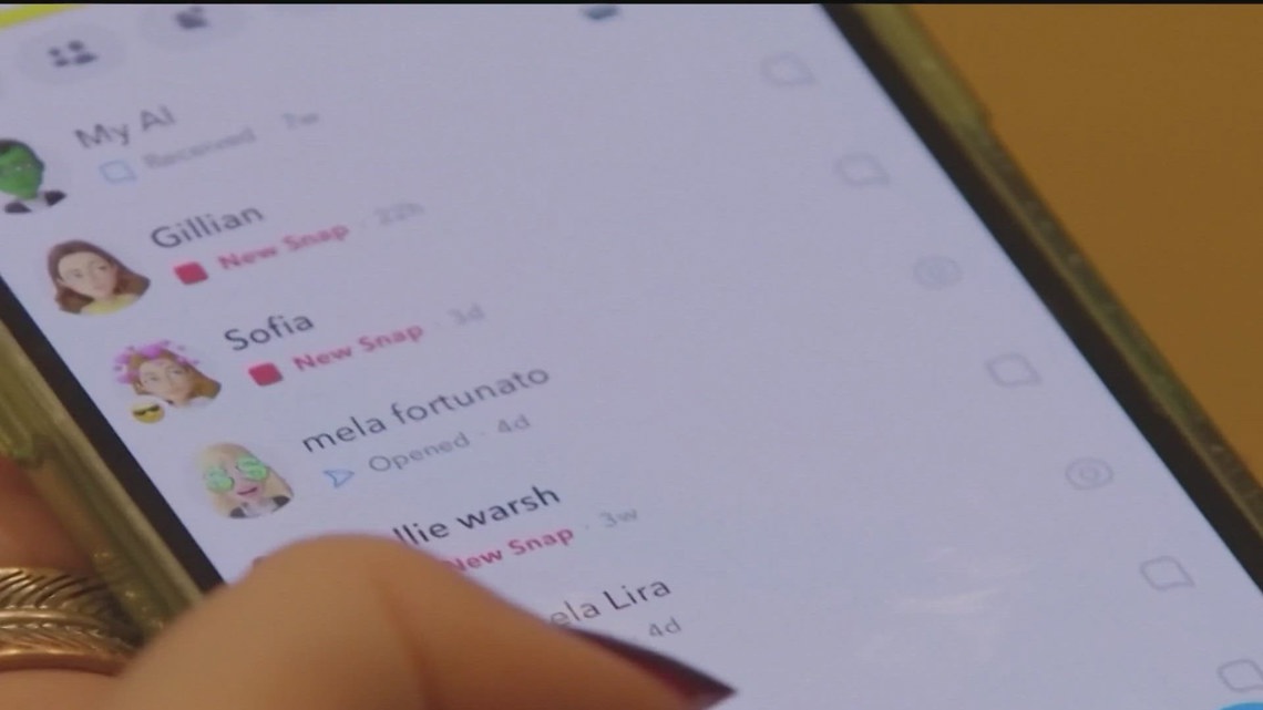 Decatur Schools to discuss ban of student phones, devices in K-8 classrooms