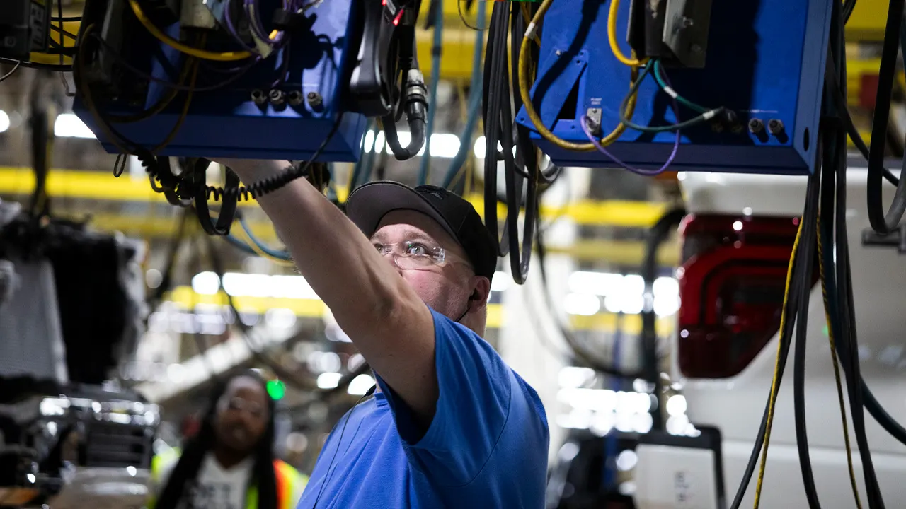 Mike Rowe, Ford CEO warn of manufacturing crisis amid China threat