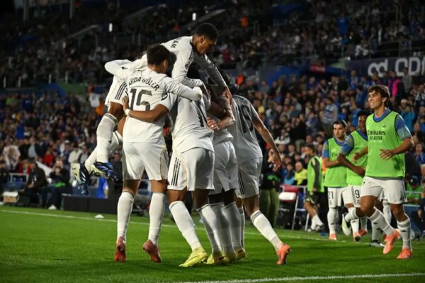 Real Madrid star presents two awards to club's fans vs Valencia