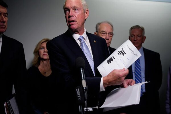 Shutdown deal lets senators sue for $500,000 over data seizures like those in Jan. 6 probe
