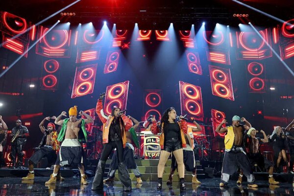 Salt-N-Pepa, Outkast, Cyndi Lauper, White Stripes being inducted into Rock & Roll Hall of Fame