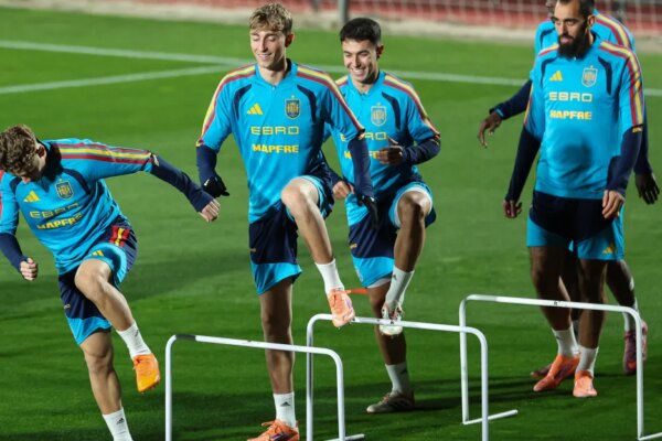 Spain virtually secure World Cup qualification as Huijsen leaves squad with injury