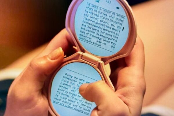 I forgot about the monster in my Halloween movie because of this wild phone