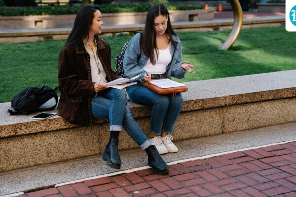 The perfect autumn fix: Stylish light jackets every woman needs right now