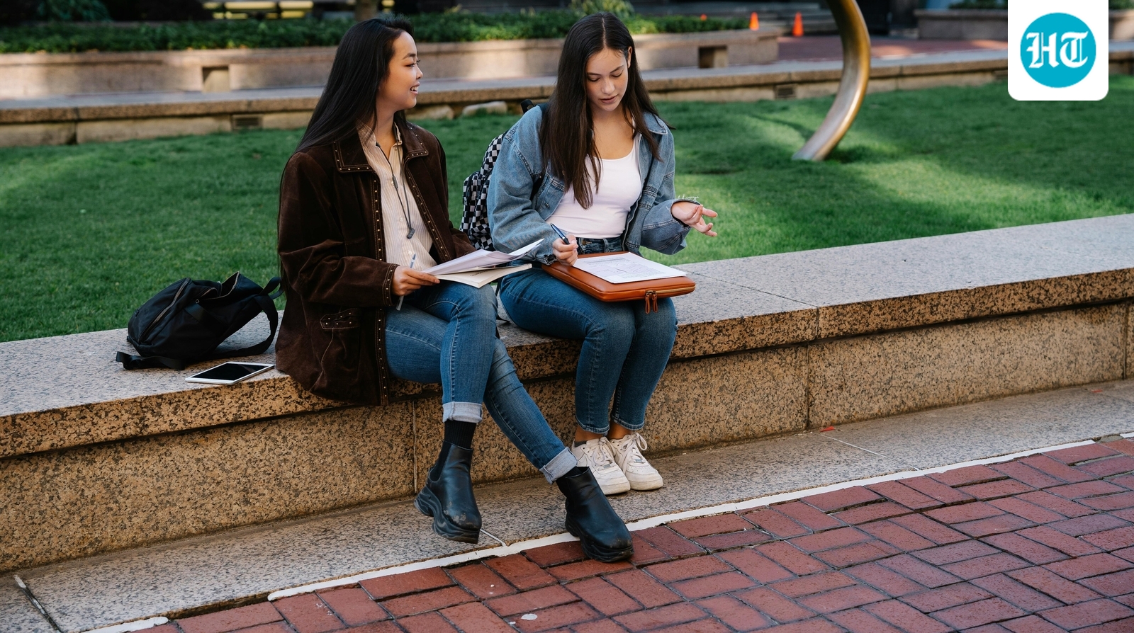 The perfect autumn fix: Stylish light jackets every woman needs right now