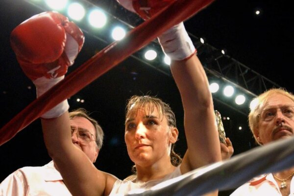 Champion boxer Christy Martin fights back after being shot, stabbed by husband: "You cannot kill me"