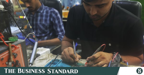 Inside Bangladesh’s struggle for skilled mobile phone technicians