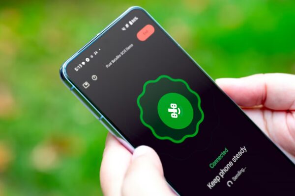 T-Mobile makes 911 emergency texting free and brings it to AT&T and Verizon