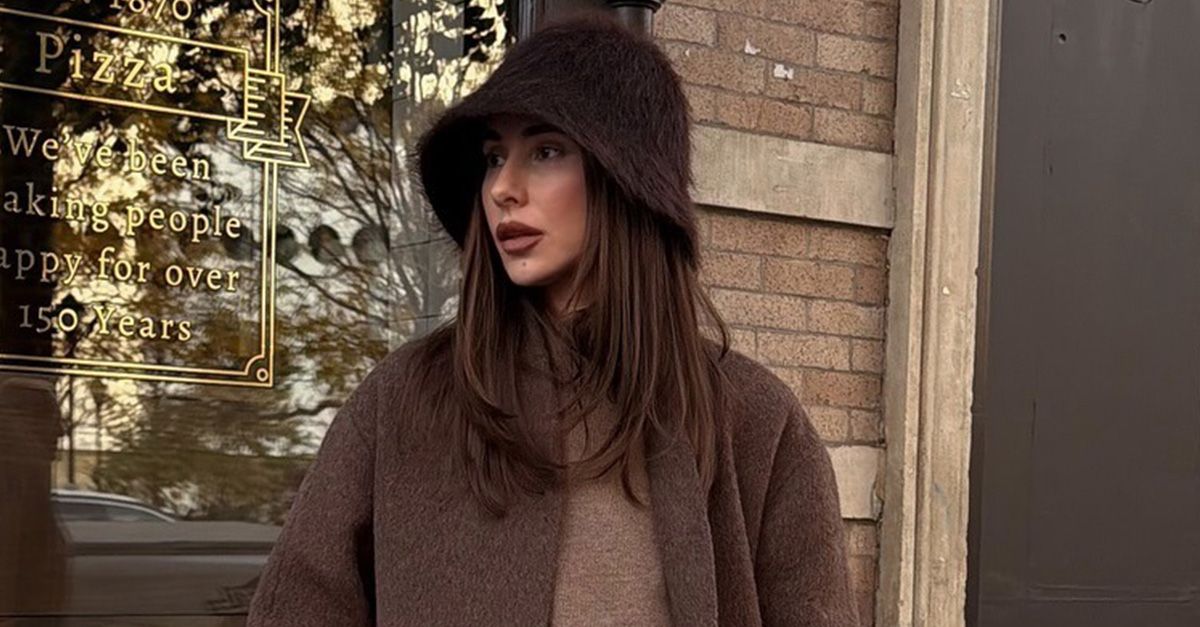 The Faux-Fur Scarf Trend Women Are Wearing in 2025