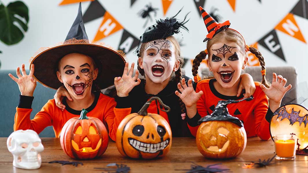 Dow Jones Futures: After Stock Market's Trick-Or-Treat October, Palantir And Robinhood Lead Big Earnings