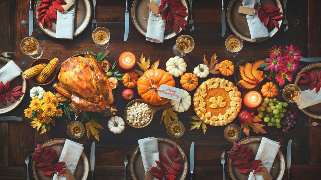 Thanksgiving dinner table. (Getty Images/AlexRaths)