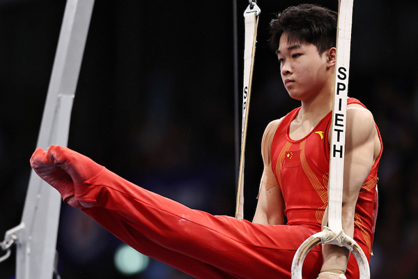 China, U.S. and AIN dominate day one of apparatus finals at Junior World Championships