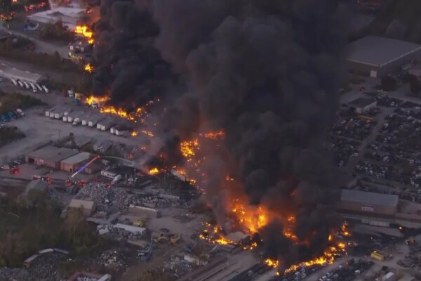 UPS plane crashes near airport in Louisville, Kentucky, officials say