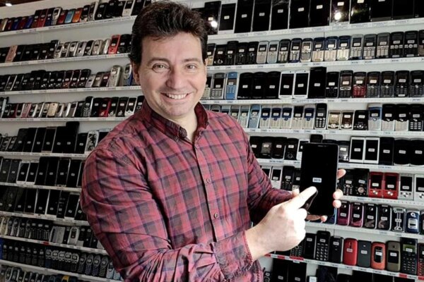Spain holds Guinness World Record for largest collection of mobile phones