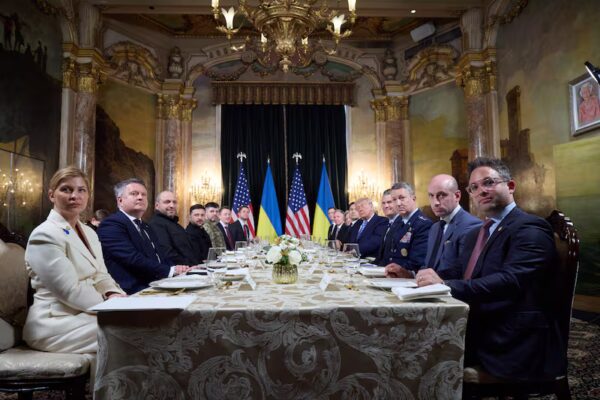 FLORIDA, UNITED STATES - DECEMBER 28: (----EDITORIAL USE ONLY - MANDATORY CREDIT - UKRAINIAN PRESIDENCY/HANDOUT' - NO MARKETING NO ADVERTISING CAMPAIGNS - DISTRIBUTED AS A SERVICE TO CLIENTS----) U.S. President Donald Trump and President of Ukraine Volodymyr Zelenskyy have a closed-door lunch following a meeting at Trump's Mar-a-Lago residence in Florida, United States on December 28, 2025. The US side included Secretary of State Marco Rubio, Secretary of Defense Pete Hegseth, White House Deputy Chief of Staff Stephen Miller, Chairman of the Joint Chiefs of Staff Dan Caine, Jared Kushner, peace envoy Steve Witkoff and others. Ukrainian Secretary of the National Security and Defense Council Rustem Umerov was among those on the Ukrainian side. (Photo by Ukranian Presidency / Handout/Anadolu via Getty Images)