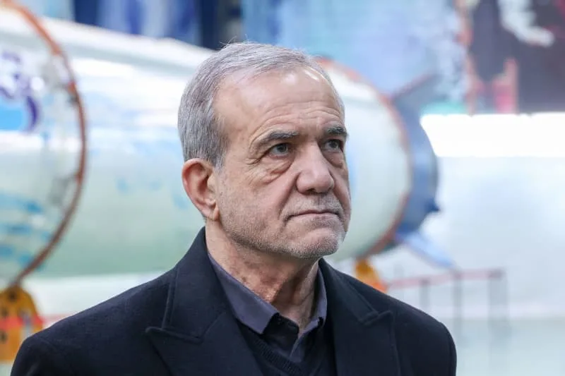 Iranian President Masoud Pezeshkian visits an exhibition that showcases the defense ministry's latest advancements in defense and space in Tehran. Iranian Presidency/dpa