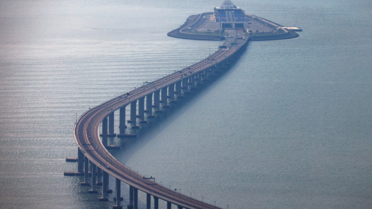 100 Guangdong drivers seek entry into Hong Kong urban areas as bookings open