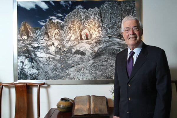 Robert Ho, Hong Kong journalist, philanthropist and devout Buddhist, dies at 93