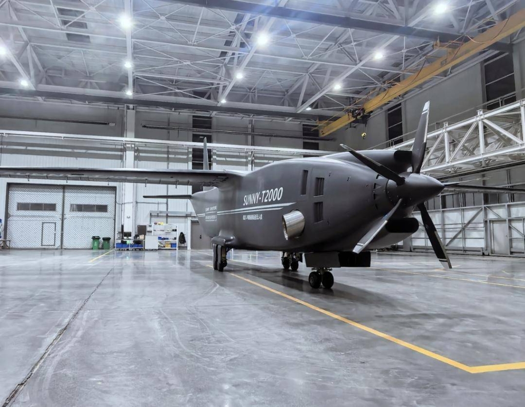 Shenyang-developed cargo drone SUNNY-T2000 from front