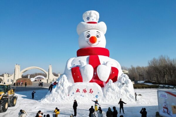 Giant snowmen & Greater Bay Chickens: China's viral winter icons