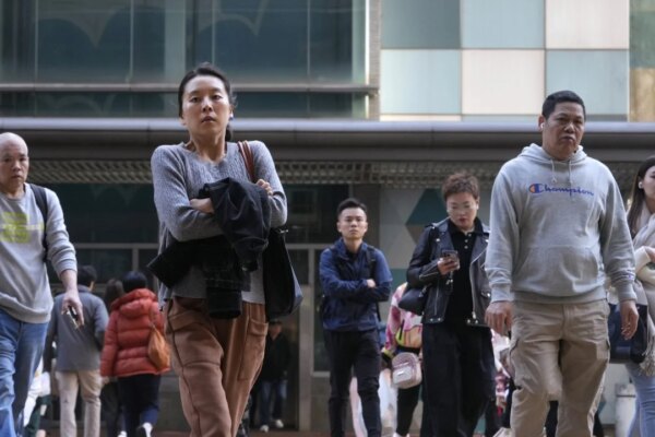 31% of Hong Kong firms to boost hiring next quarter but AI threatens junior jobs