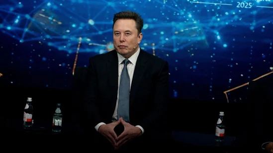 Elon Musk's cryptic statement about war has ignited discussions about geopolitical tensions, nuclear deterrence, and the future of international relations.(Bloomberg)