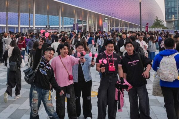 2 women arrested as hawkers cash in on Blackpink merchandise craze at concerts