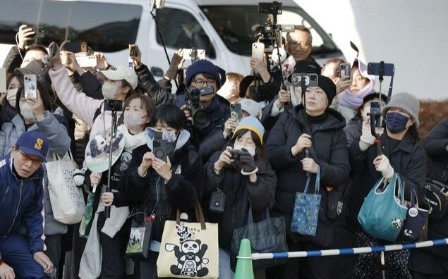Japan's last 2 pandas to leave for China today