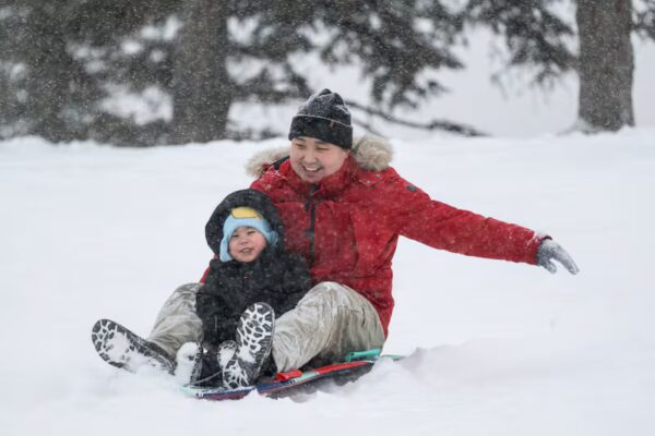Anchorage snowfall sets daily record as winter storm continues