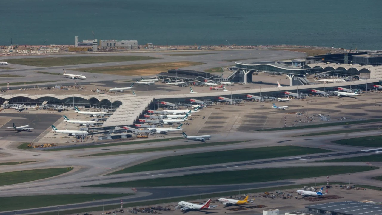 1 woman, 2 teens arrested at Hong Kong airport for carrying suspected weapons