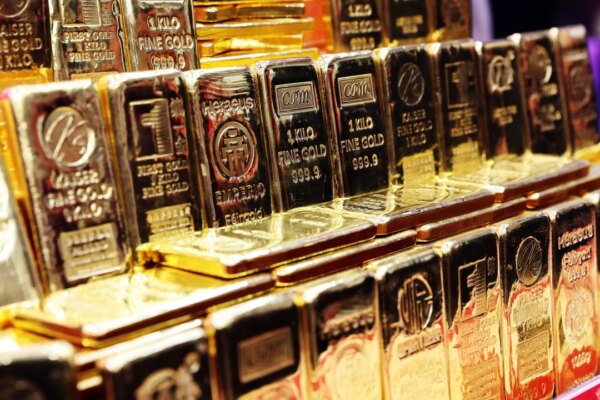 Hong Kong steps up bid to become global gold trading hub with Shanghai agreement